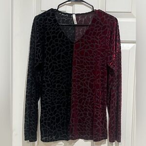HESED Two-Tone Velvet Burnout Long Sleeve Top - Black & Burgundy WOMEN SIZE M